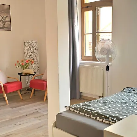Apartamento Modern Krymská&francouzská Street