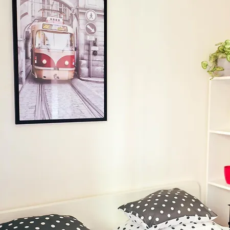 Apartamento Modern Krymská&francouzská Street *