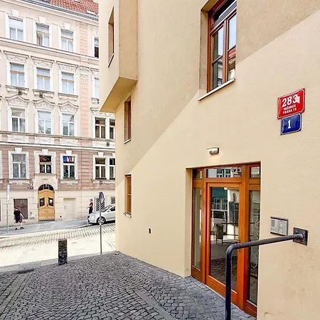 Modern Krymská&francouzská Street * Praga